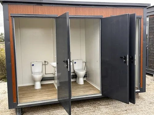 Contentor Sanitário Tipo Pavilhão com Cabine Tripla ( Ref: S2103 )