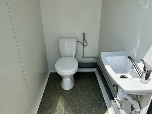 Contentor Sanitário com 3 Cabines