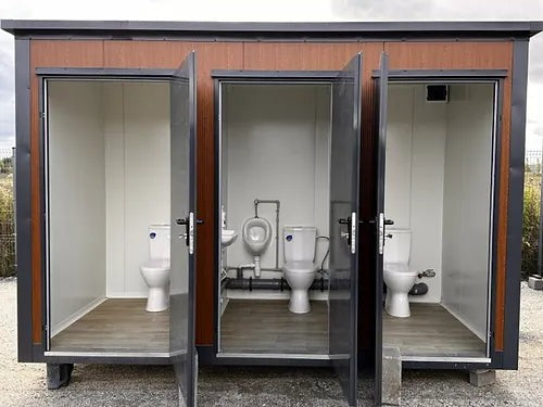 Contentor Sanitário Tipo Pavilhão com Cabine Tripla ( Ref: S2103 )