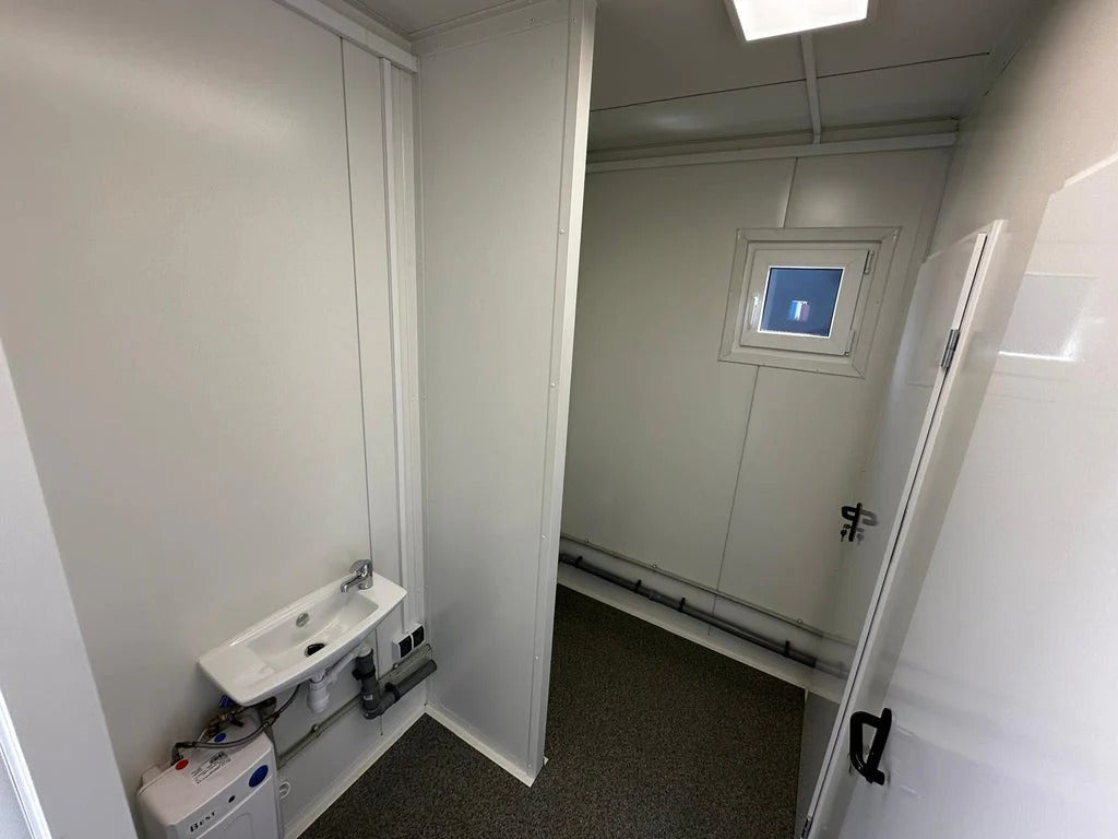 Contentor Sanitário com Múltiplas Unidades: Funcionalidade e Espaço