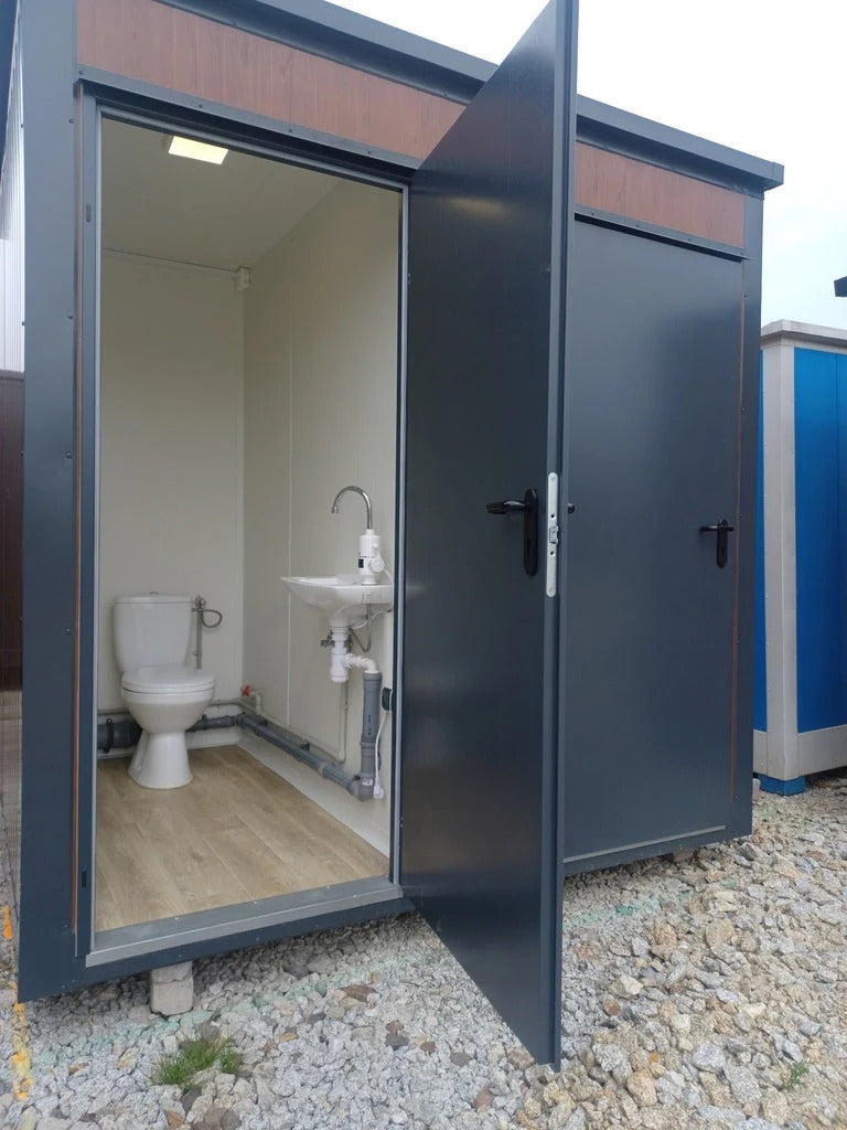 Contentor Sanitário Duplo de 2 Cabines: WC e Chuveiro num Design Robusto