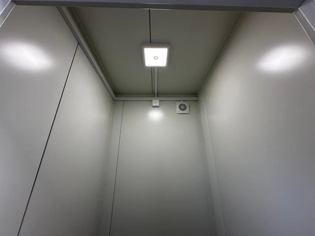 Contentor Sanitário com Múltiplas Unidades: Funcionalidade e Espaço